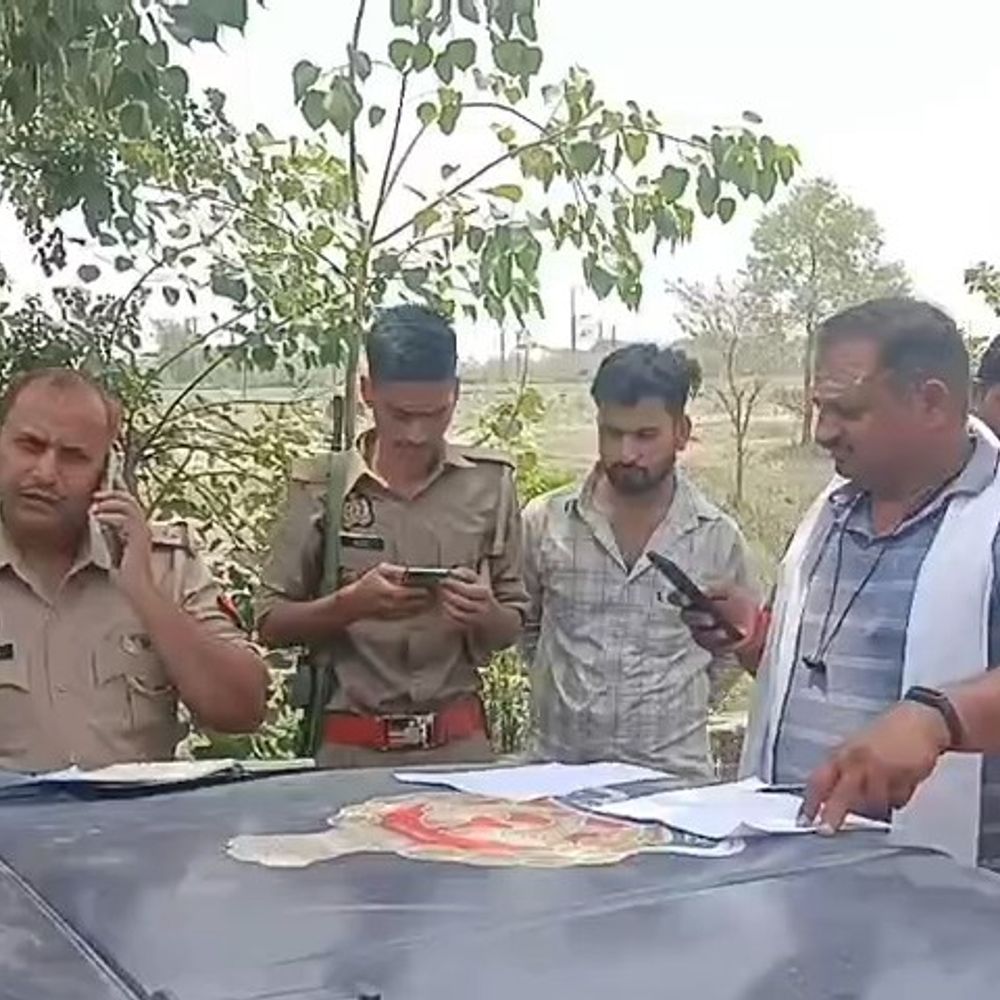 सर्राफा व्यापारी से असलहा सटाकर लूट:गोंडा में अपाचे सवार तीन बदमाशों ने सोना-चांदी और नकदी लूटी, दुकान जाते समय हुई वारदात