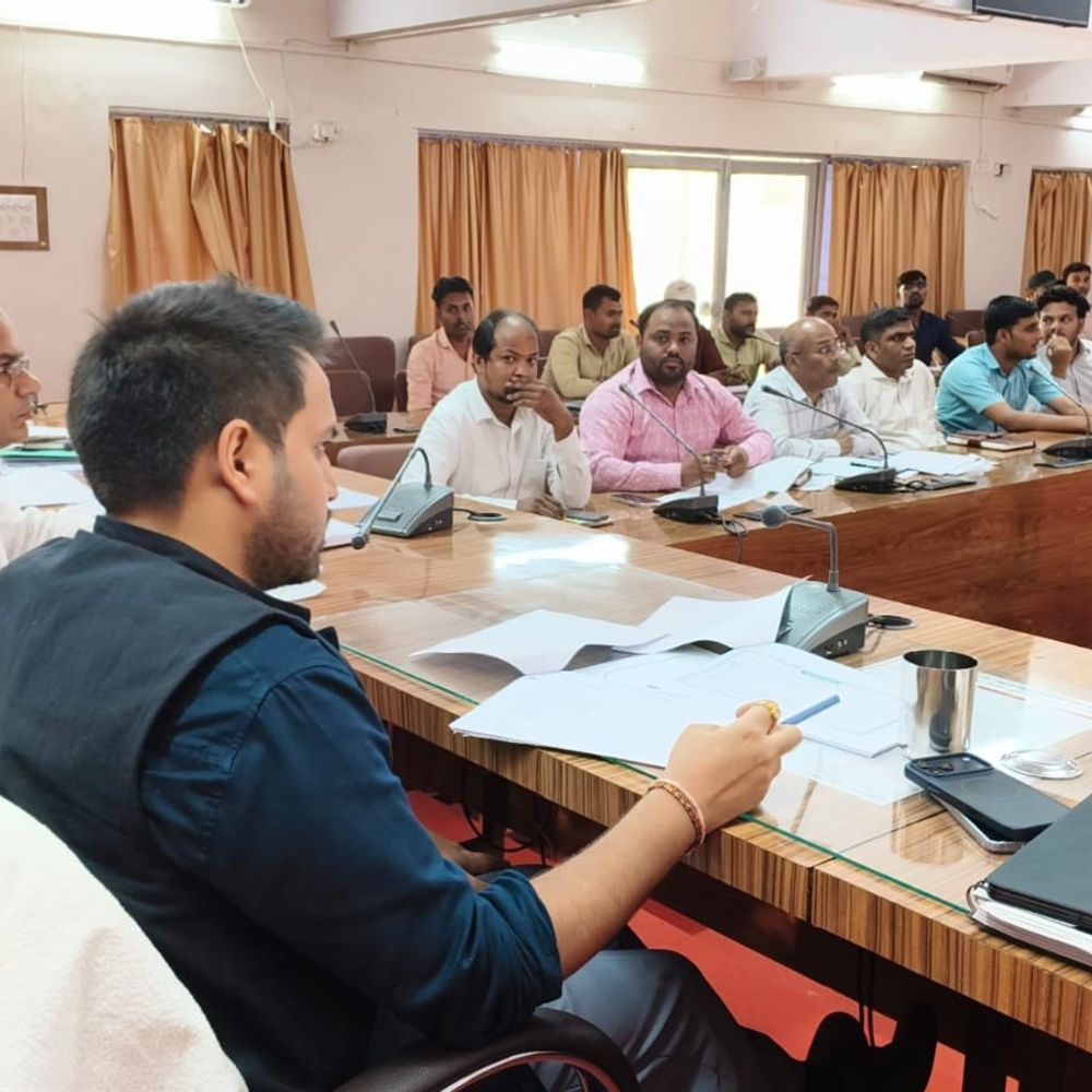 डीएम ने की ‘हर घर नल जल’ योजना की समीक्षा:  कहा- मई तक शुद्ध पेयजल आपूर्ति सुनिश्चित करें, लापरवाही पर होगी कार्रवाई – Sonbhadra News