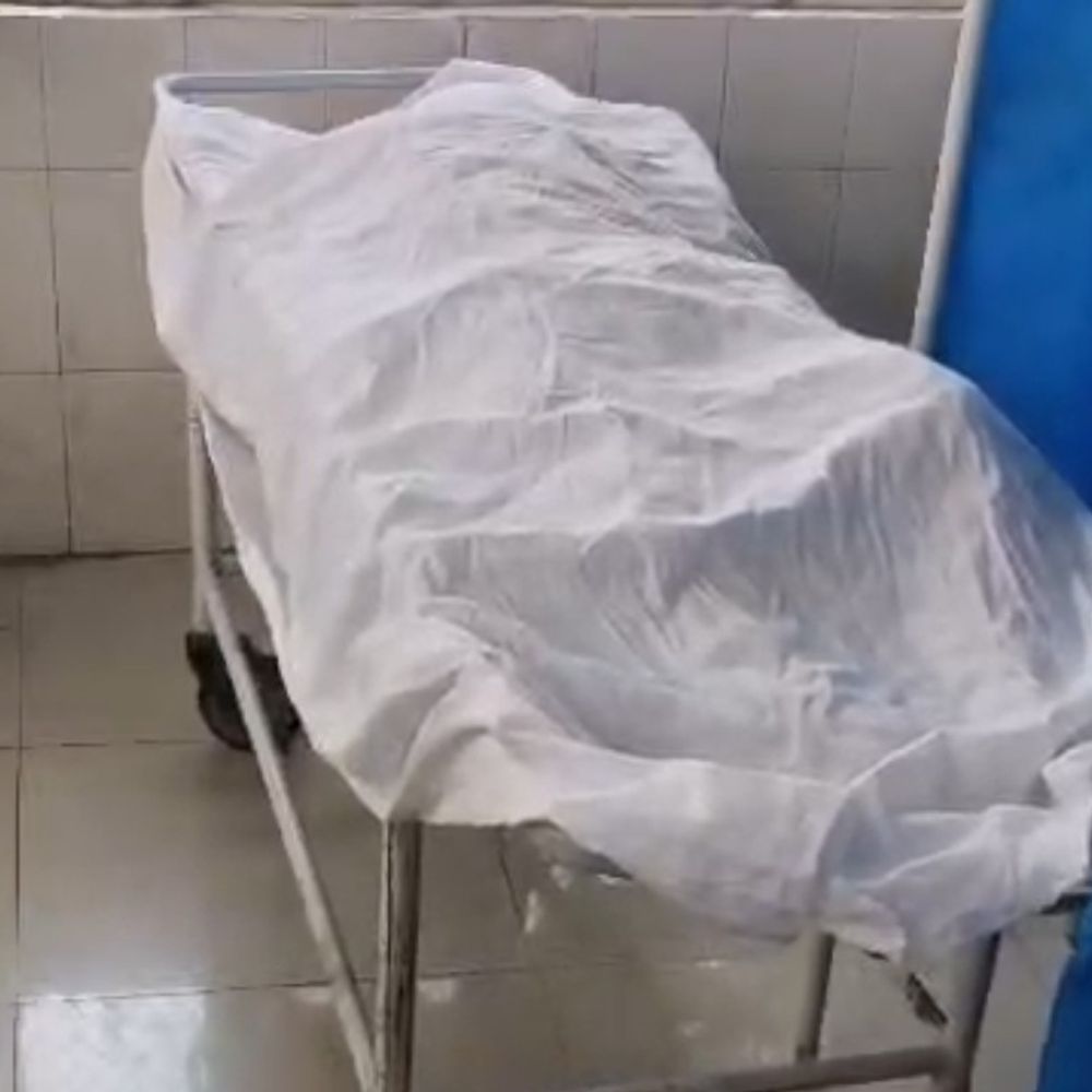 कासगंज में घायल मिले व्यक्ति ने अस्पताल में तोड़ा दम:मरने से पहले सिर्फ नाम बोल पाया, पुलिस कर रही शिनाख्त; हादसे की आशंका