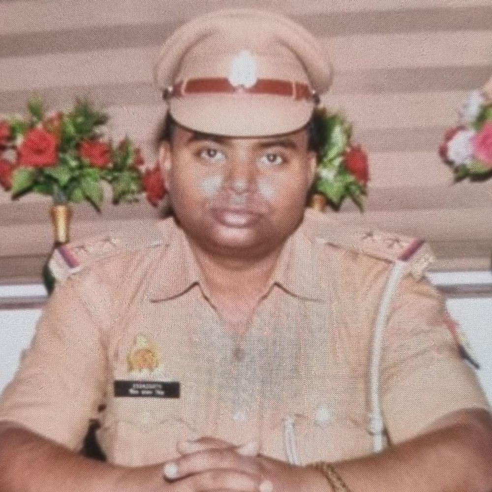 जालौन एसपी ने पुलिस महकमे में किया फेरबदल:एट-चुर्खी थाना प्रभारी समेत 5 पुलिसकर्मियों का ट्रांसफर हुआ