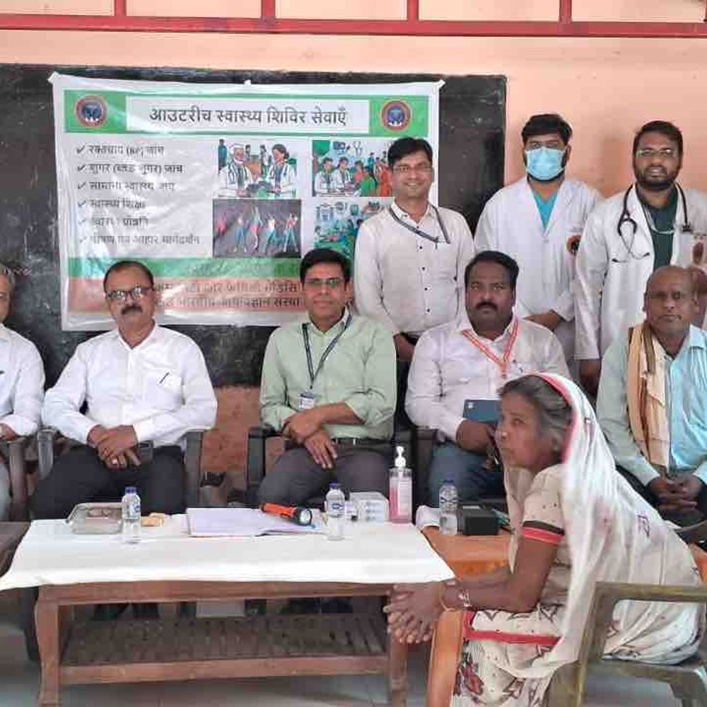 गोरखपुर में लगा आयुष्मान आरोग्य शिविर:HURL- वनटांगिया के लोगों को मिला इलाज, तेजी से चल रहा TB खोज अभियान