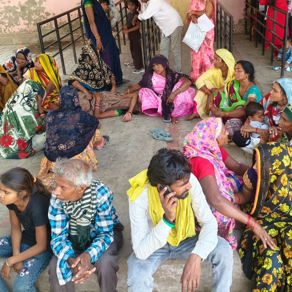 हरदोई-सीतापुर मार्ग पर सड़क हादसे में दो साढ़ू की मौत:शादी से लौटते समय कार ने बाइक को मारी थी टक्कर, इलाज के दौरान गई जान