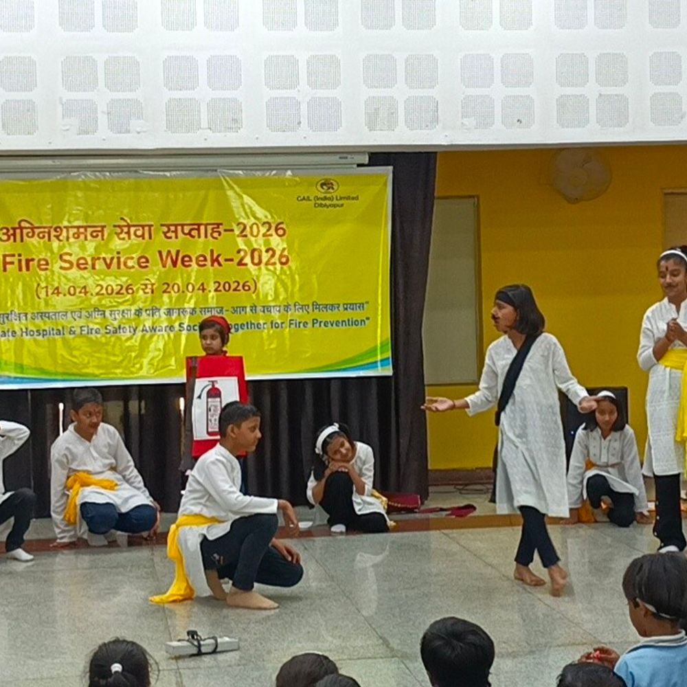 नुक्कड़ नाटक से आग से बचाव के दिए टिप्स:औरैया में फायर फाइटिंग टीम ने अग्निशमन का प्रदर्शन किया