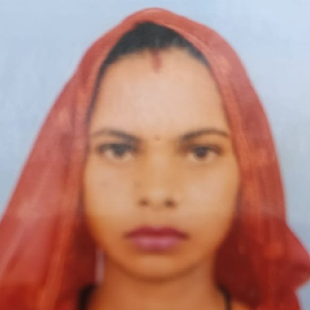 अलीगढ़ में ट्रैक्टर-ट्रॉली से गिरकर महिला की मौत:संतुलन बिगड़ने से पहिए के नीचे आई, परिजनों ने बिना पोस्टमार्टम कराए अंतिम संस्कार किया