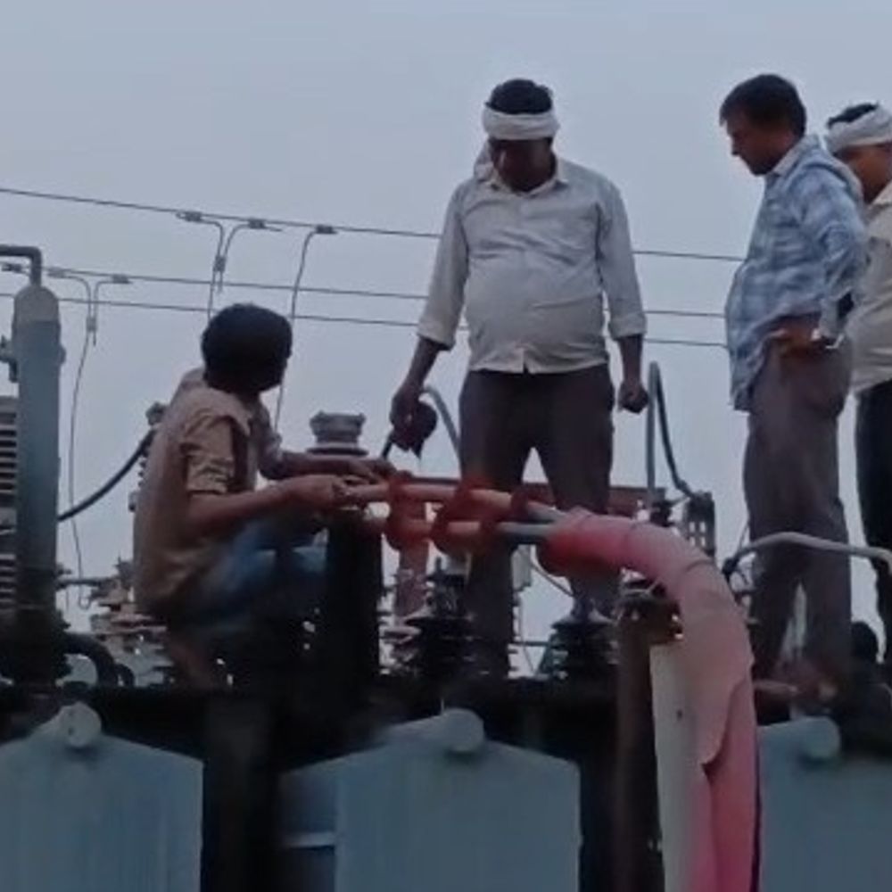 फर्रुखाबाद में 10 एमबीए ट्रांसफार्मर खराब:नवाबगंज के 100 से अधिक गांवों की बिजली गुल