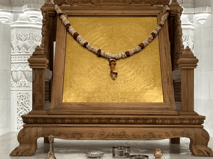 अयोध्या के राममंदिर परिसर में कुल 18 मंदिर:जानें मंदिरों की खासियत, तस्वीरों में देखिए कितने मनमोहक और भव्य लग रहे विग्रह