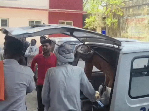 कोटा में रेलवे कर्मचारी ने क्वार्टर में फंदा लगाया:  15 दिनों से नहीं थी पत्नी, गांव से लौटी तो पति पंखे से लटका मिला – Kota News