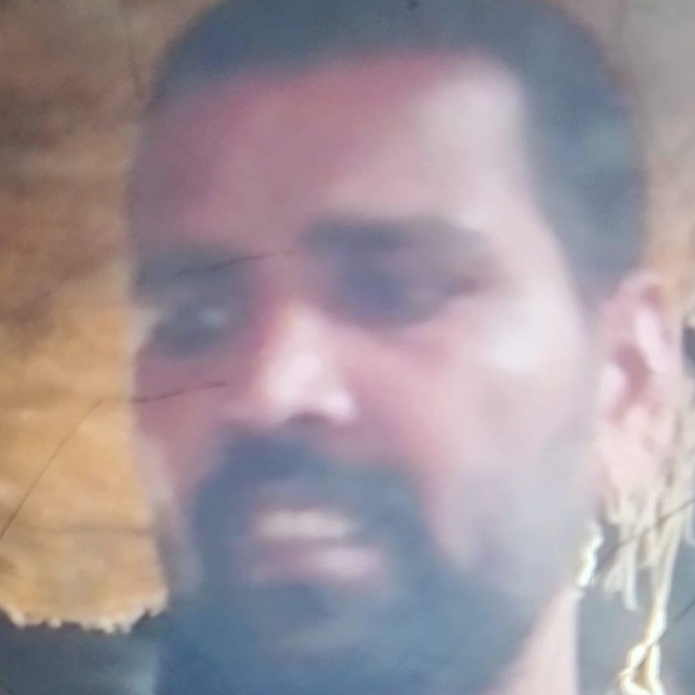 डंपर का पहिया बांधते समय ड्राइवर की मौत:घाटमपुर के हमीरपुर रोड स्थित जियो पेट्रोल पंप के पास दर्दनाक हादसा