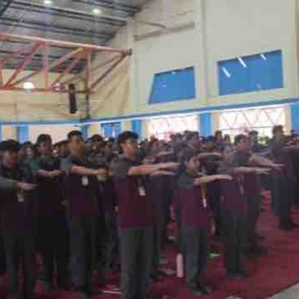 गाजियाबाद स्कूल में सड़क सुरक्षा जागरूकता कार्यक्रम:यातायात पुलिस ने बच्चों को हेलमेट, सीट बेल्ट का महत्व समझाया।