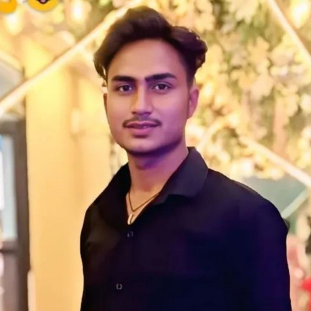 युवक ने 100 फीट ऊंची पानी टंकी पर फांसी लगाई:शाहजहांपुर में शादी में जाने की बात कहकर निकला था, वापस नहीं लौटा