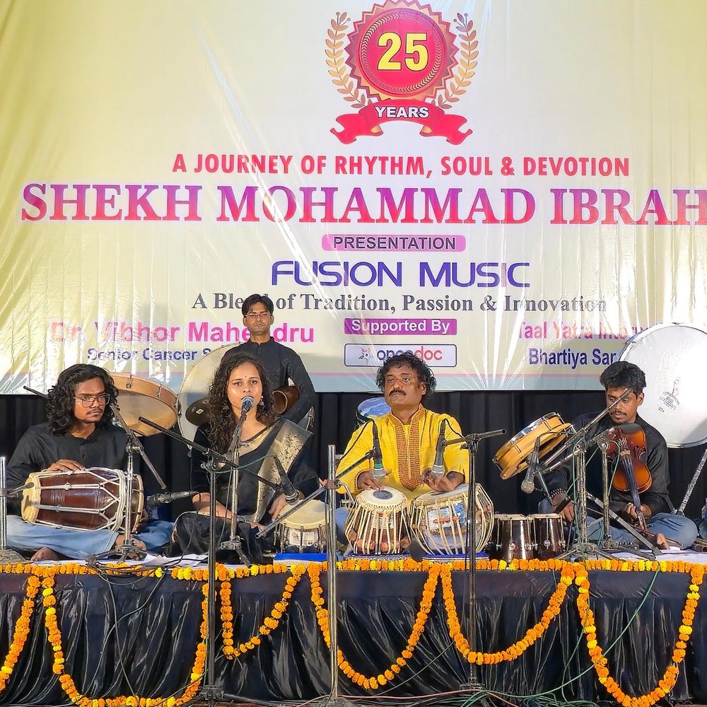 शेख मोहम्मद इब्राहिम की 25 साल की संगीतमय यात्रा:राय उमानाथ बली प्रेक्षागृह में मनाया गया जश्न