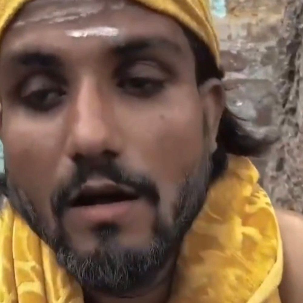 बदायूं में युवक ने संत वेश में बनाई आपत्तिजनक रील:शिकायत के बाद पुलिस ने आरोपी को हिरासत में लिया, कहा- कार्रवाई होगी