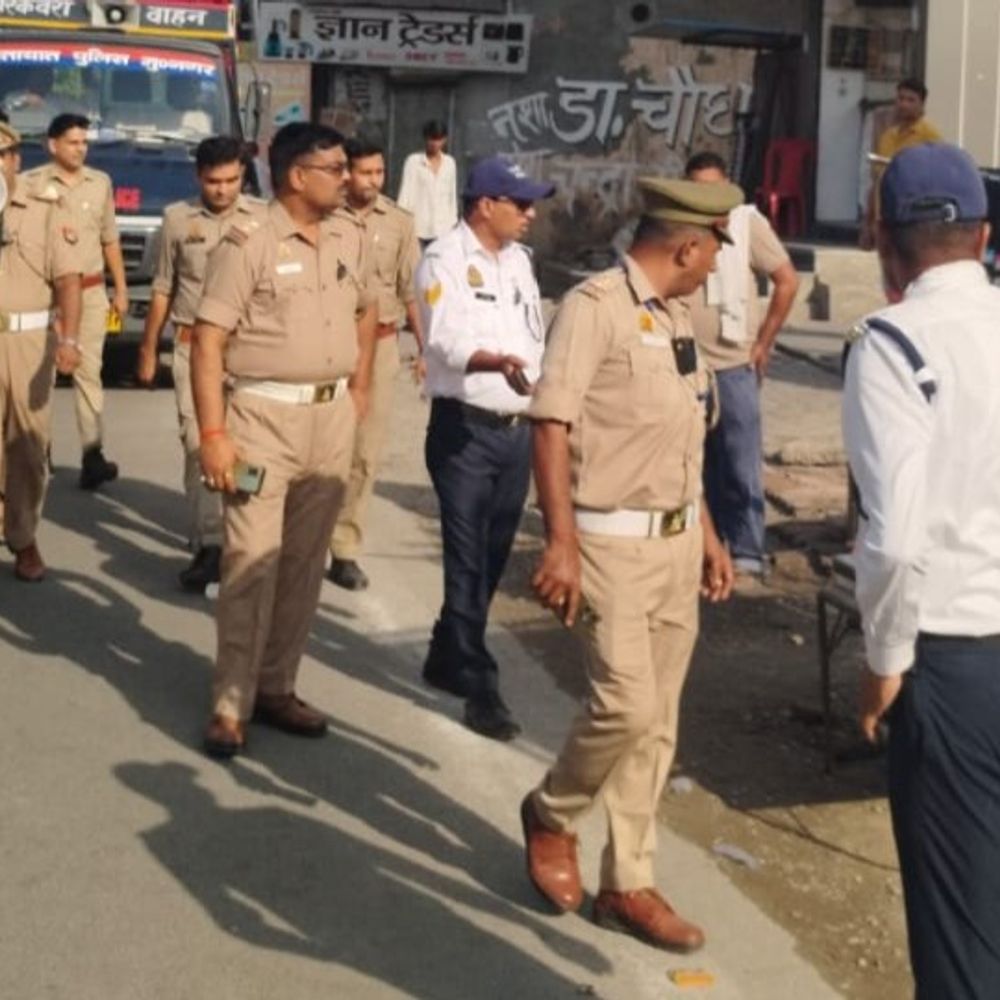 मुजफ्फरनगर में ट्रैफिक पुलिस का अतिक्रमण हटाओ अभियान:228 वाहनों के चालान, नो-पार्किंग में खड़े वाहनों पर कार्रवाई