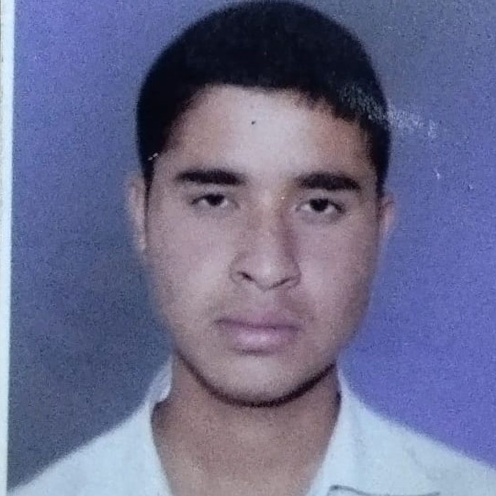 घाटमपुर में शिक्षक ने बंद स्कूल में की आत्महत्या:फोरेंसिक टीम ने जुटाए साक्ष्य, परिजनों ने धमकी को बताया कारण; पुलिस कर रही जांच