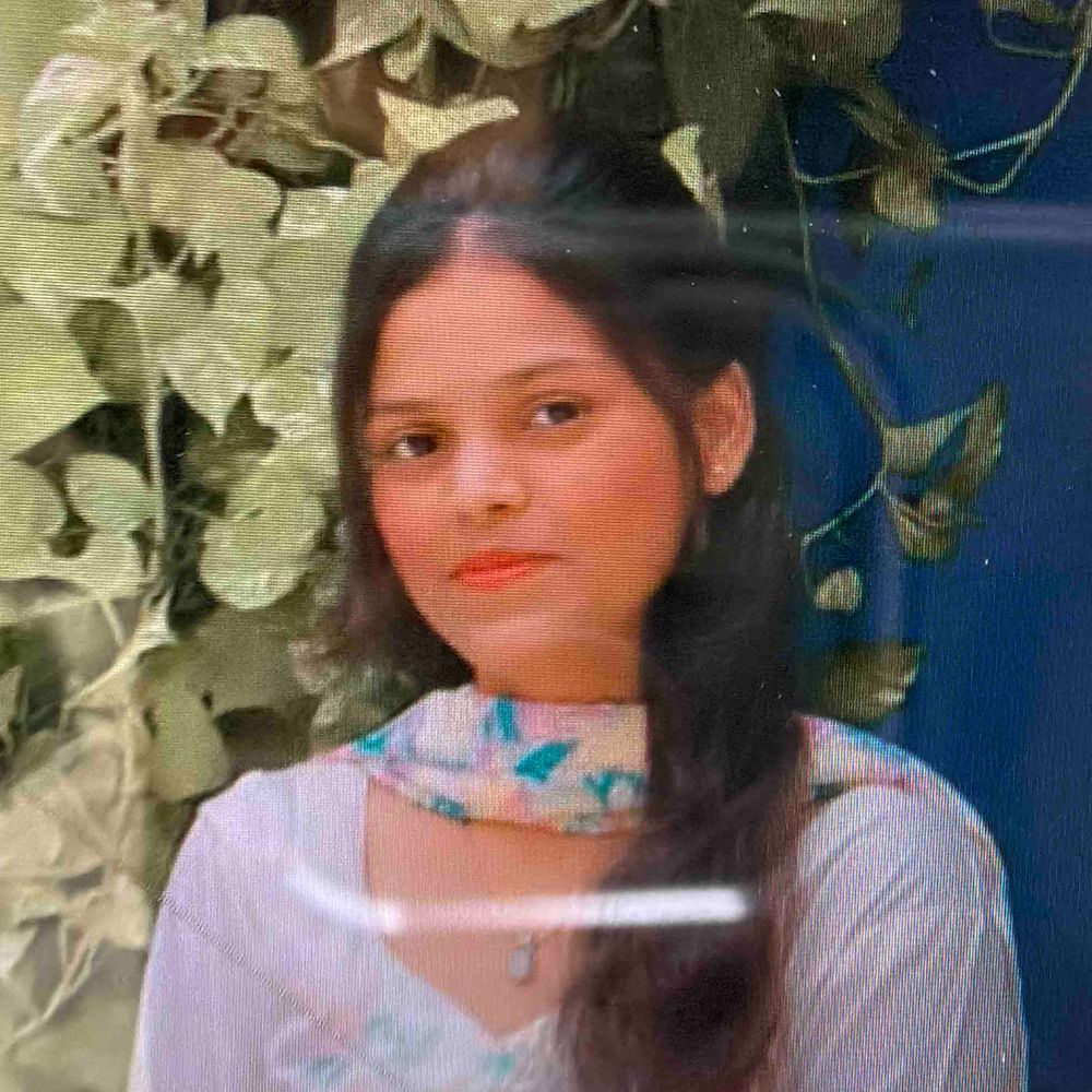 बीकॉम छात्रा का शव कमरे में फंदे से लटका मिला:वैष्णो देवी से लौटने के बाद लगाई फांसी, आज था फाइनल ईयर का पहला पेपर