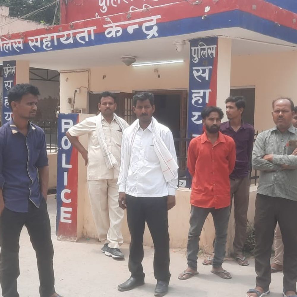 हरदोई में युवक ने की आत्महत्या:कमरे में लटका मिला शव, पुलिस कर रही मामले की जांच