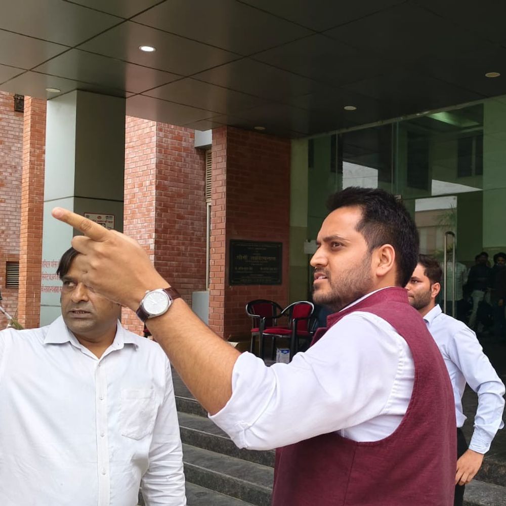 डीएम ने राजकीय मेडिकल कॉलेज लोढ़ी का किया औचक निरीक्षण:स्वास्थ्य सेवाओं की गुणवत्ता जांची, व्यवस्थाएं सुधारने के दिए निर्देश