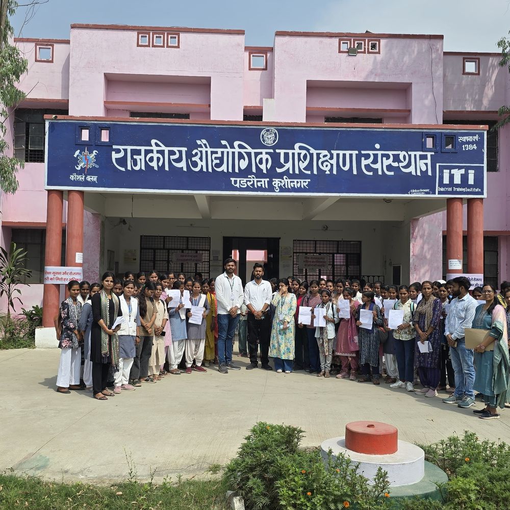 कुशीनगर में पहली बार पिंक रोजगार मेला:80 महिलाओं को मिला रोजगार, कई प्रतिष्ठित कंपनियां शामिल हुईं