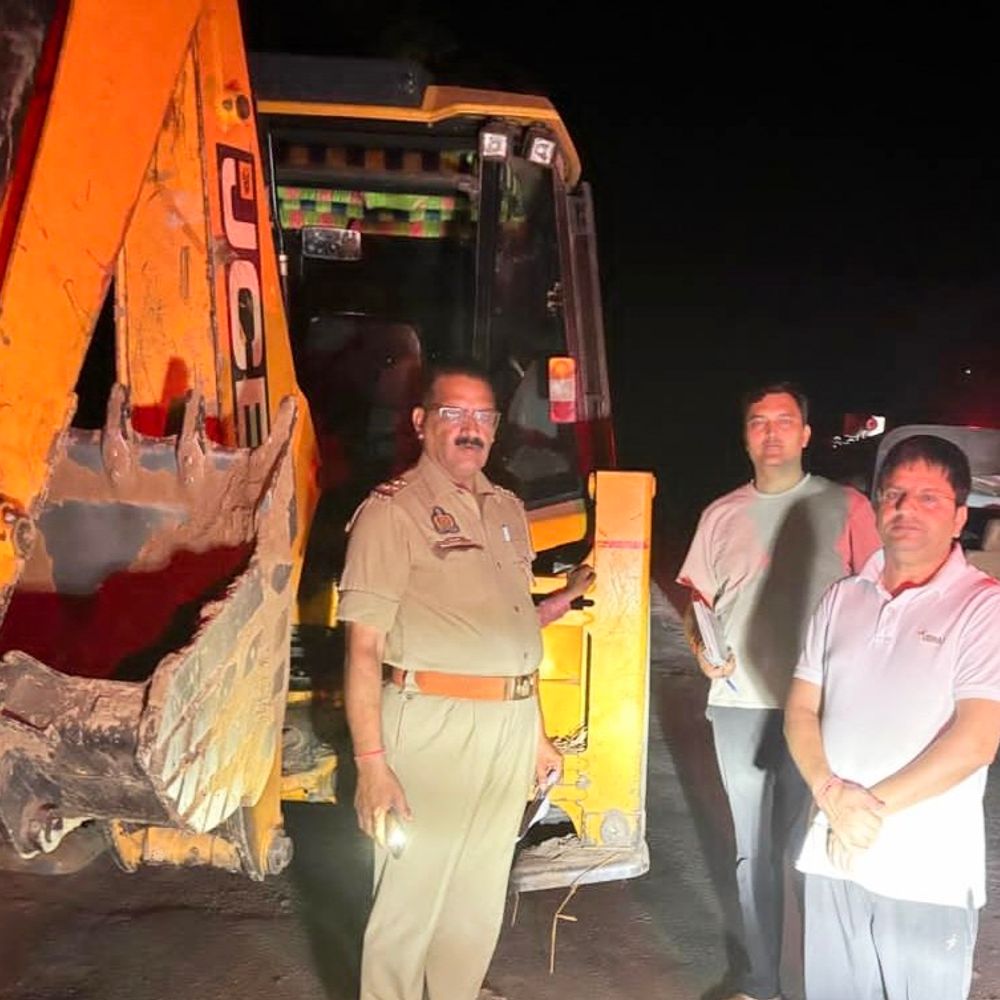 चित्रकूट में सदर SDM ने अवैध खनन पर की कार्रवाई:अशोह गांव में जेसीबी सीज, माफियाओं में हड़कंप