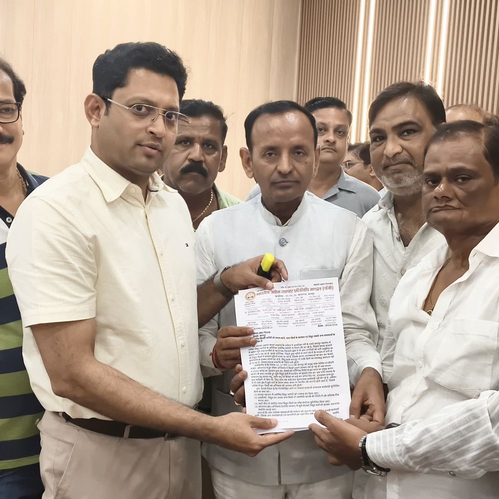 व्यापारियों ने केस्को एमडी को ज्ञापन दिया:बोले-' पसीना भी बहाएं और भारी बिल भी भरें?' अघोषित कटौती और गलत बिलिंग पर फूटा गुस्सा