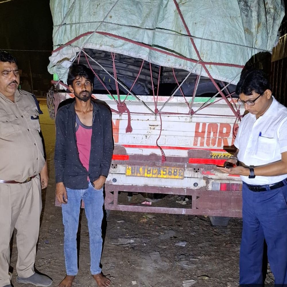 ARTO की कार्रवाई, चार ओवरलोड वाहन सीज:तीन का चालान कर 2.48 लाख जुर्माना, अभियान जारी रहेगा