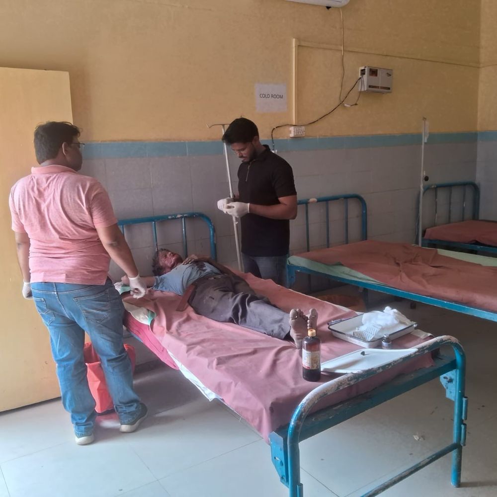 खेत में काम कर रहे व्यक्ति पर सियार का हमला:एटा में गम्भीर रूप से घायल, अलीगंज अस्पताल में चल रहा इलाज