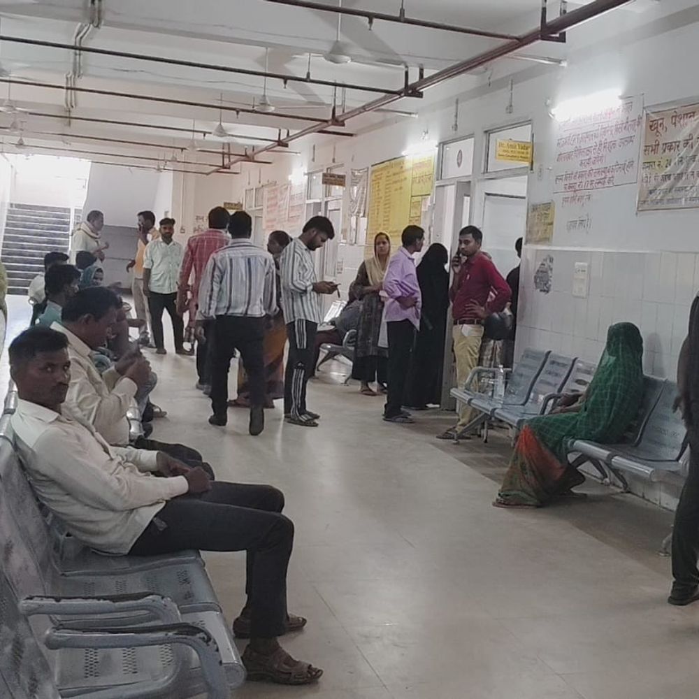 भीषण गर्मी से बढ़ा बीमारियों का खतरा:अमेठी जिला अस्पताल में पुख्ता इंतजाम, हीट वेव वार्ड भी तैयार