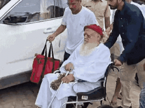 हाईकोर्ट ने आसाराम की जमानत 25 मई तक बढ़ाई:मेडिकल ग्राउंड पर दी गई; 6 मई को खत्म हो रही थी अवधि