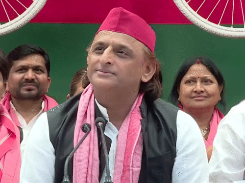 अखिलेश बोले-बुरे दिन जाने वाले हैं, भाजपा दिन गिन ले:यूपी में अब सपा की हवा; रैली में आने और लाए जाने वालों में बहुत फर्क