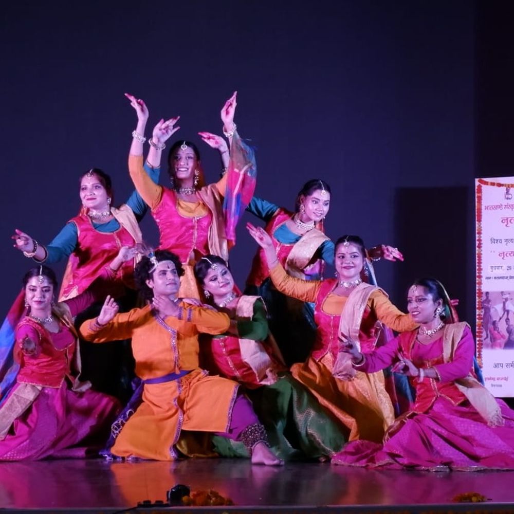 भातखंडे विश्वविद्यालय में विश्व नृत्य दिवस समारोह:रंगारंग सांस्कृतिक कार्यक्रम का आयोजन, कुलपति ने किया शुभारंभ