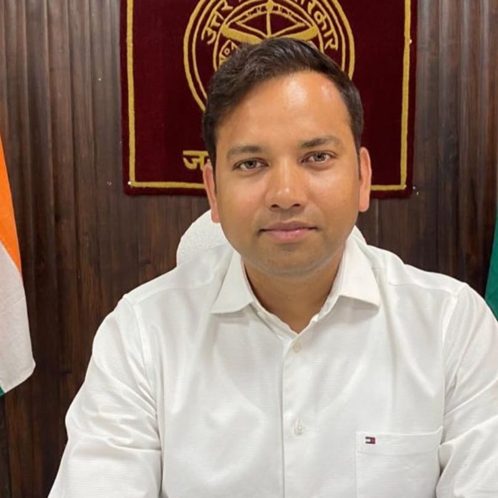 भीषण गर्मी के चलते जिला प्रशासन ने एडवाइजरी जारी की:डीएम ने दोपहर 3 बजे तक बाहर न निकलने की सलाह दी, 42 डिग्री तक पहुंचा तापमान