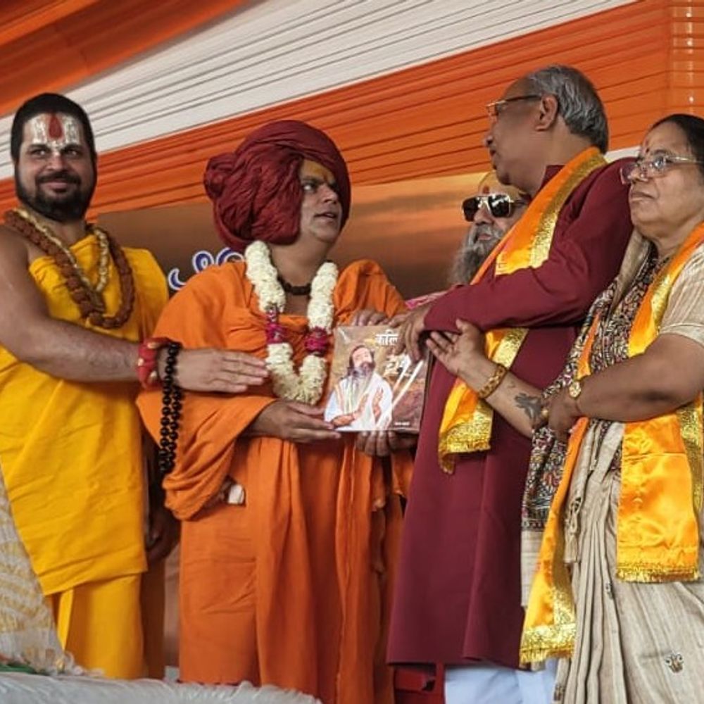 सतीशाचार्य का बयान, चार बच्चों वाले विचार का समर्थन:संभल में दिया बयान, रिश्ते बचाने में महिलाओं की भूमिका अहम