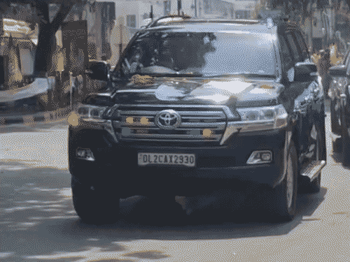 PM मोदी ने काशी में किया रोड शो, VIDEO:शंख से हुआ स्वागत, जगह-जगह पुष्प वर्षा, ढोल-ताशे पर नाचे कार्यकर्ता