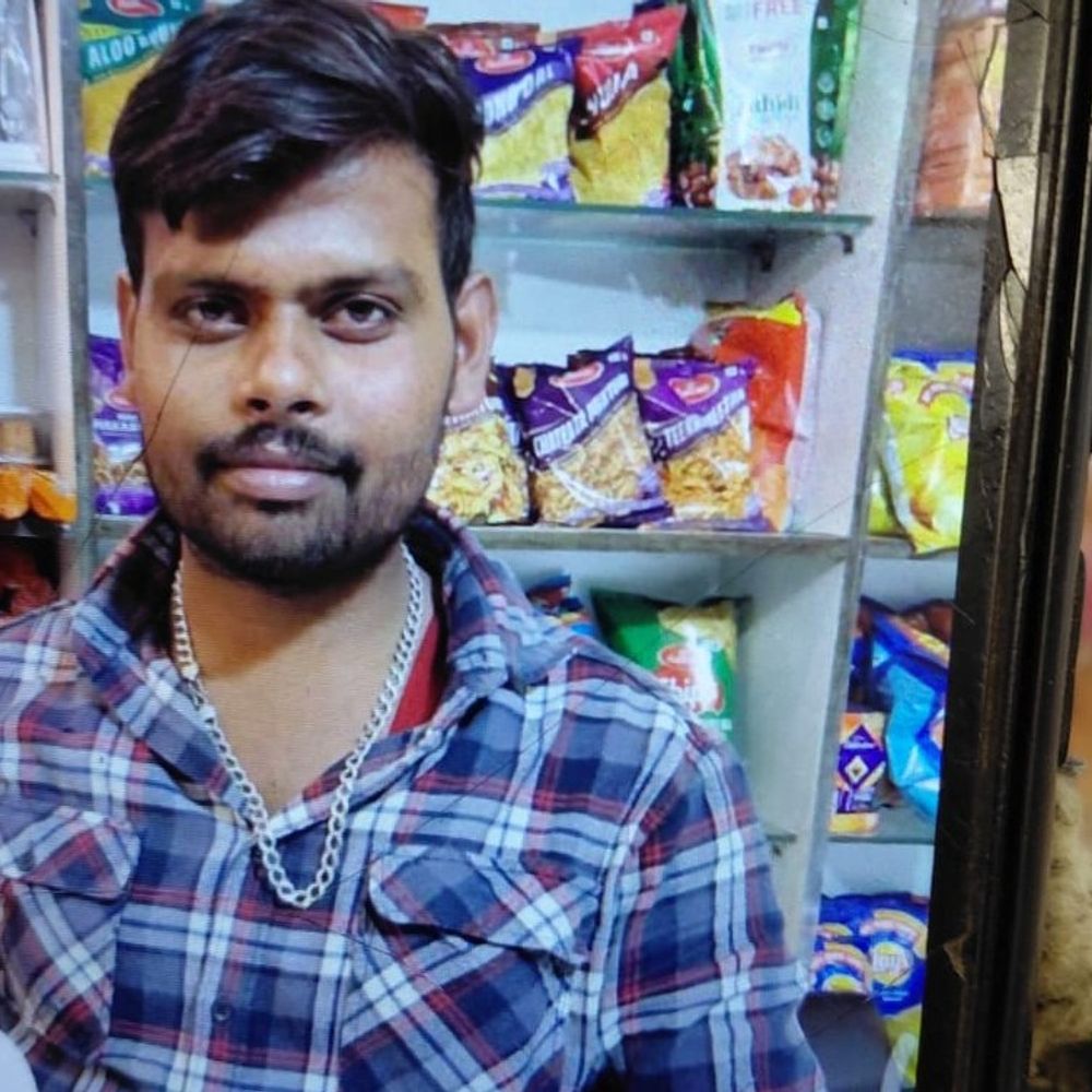 आजमगढ़ में दो बाइक की आमने-सामने टक्कर:2 युवकों की मौत, 3 घायल; शादी से लौटते समय हुआ हादसा