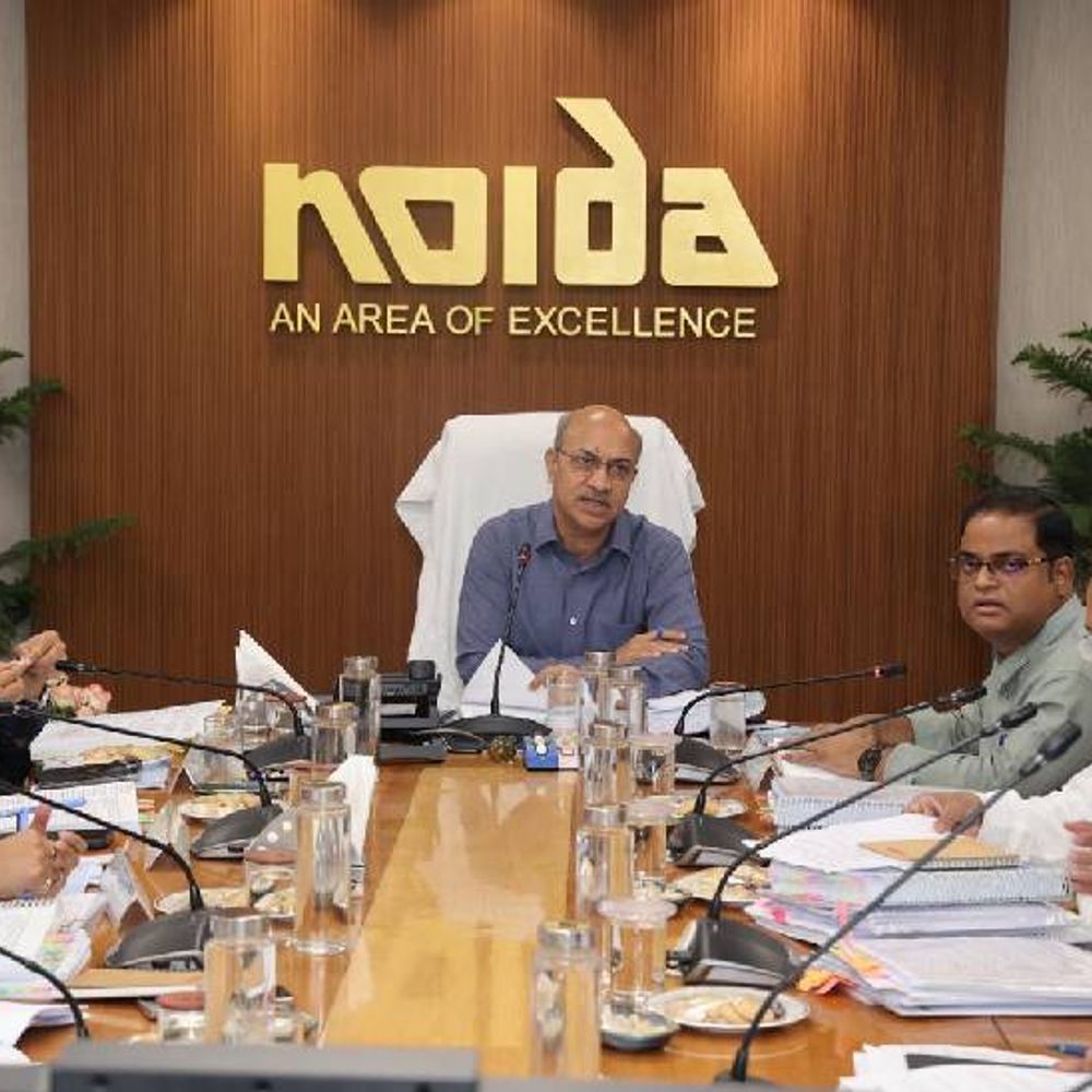 नक्शा पास कराने से पहले 20% रकम जमा करनी होगी:बिल्डर को स्पोर्ट्स एक्टिविटी डवलप करना होगा, नोएडा प्राधिकरण बोर्ड बैठक में फैसला