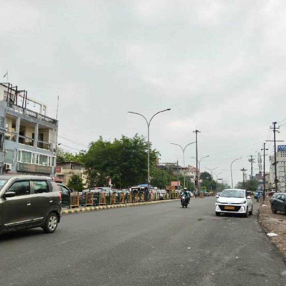 नोएडा में सुबह बारिश अब धूप:अधिकतम तापमान 37 डिग्री तक जाएगा, तीन दिनों तक छाएंगे आंशिक बादल