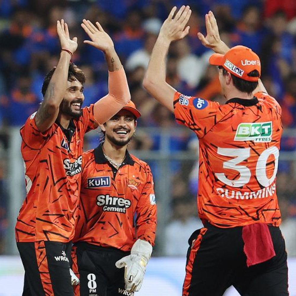 IPL में मुंबई Vs हैदराबाद; इंडियंस का स्कोर 113/2:विल जैक्स के बाद सूर्यकुमार आउट, रिकेल्टन फिफ्टी बनाकर खेल रहे