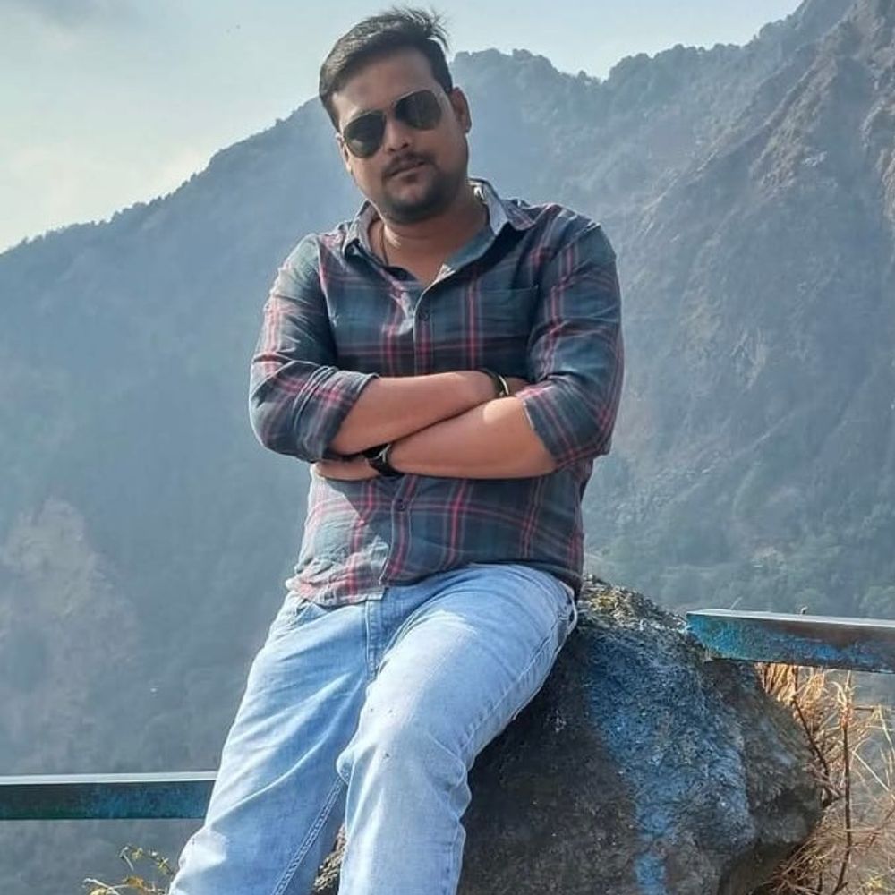 वाराणसी में लापता युवक का शव गंगा में मिला:स्टेटस लगाकर घर से चला गया था, तलाश में परिजन-पुलिस ने खंगाला शहर