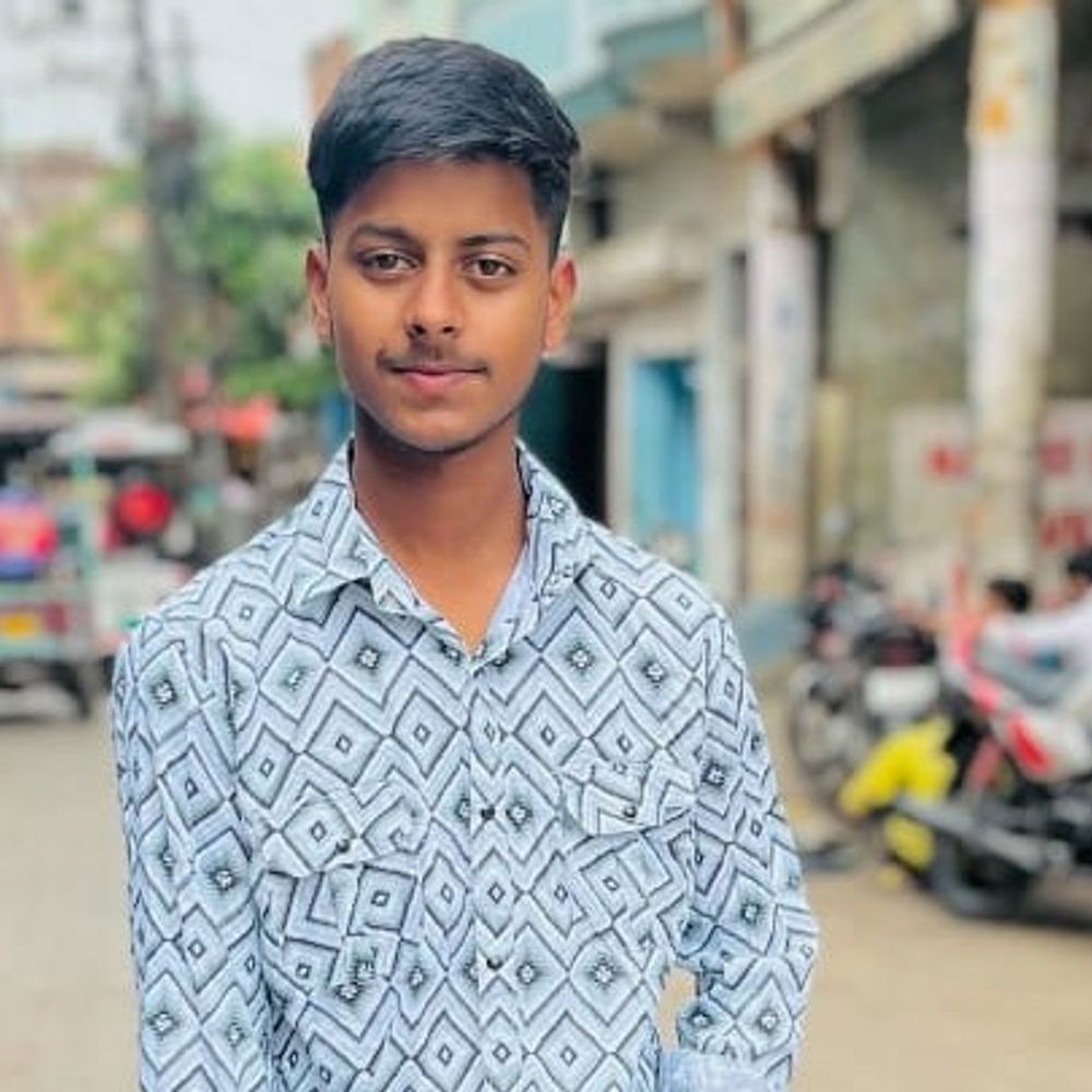 लखनऊ में सड़क हादसे में लड़के की मौत:घर से बिना बताए दोस्तों संग निकला था; मां ने फोन किया तो हुई मौत की जानकारी