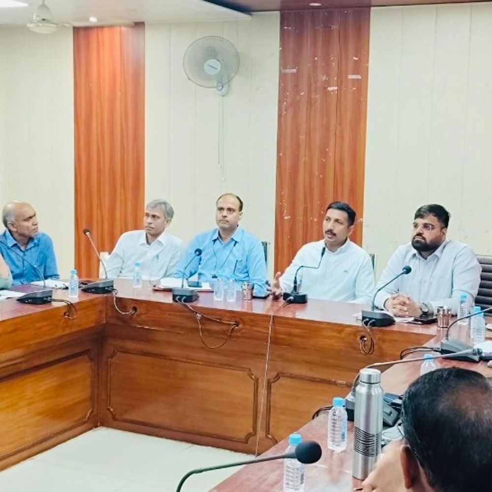 लखनऊ में जनगणना-2027 से पहले कर्मचारियों की ट्रेनिंग:7 से 21 मई तक चलेगा कैंप, DM बोले- हर ऑफिस में वर्कशाप करेंगे