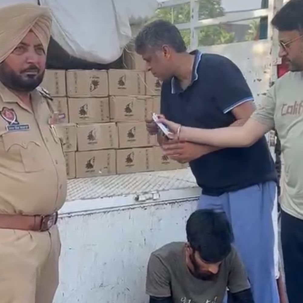जीरकपुर में नाके पर 150 पेटी अवैध शराब पकड़ी:  एक्साइज विभाग-पुलिस के ज्वाइंट ऑपरेशन में मिली कामयाबी; एक आरोपी को किया गिरफ्तार – Mohali News