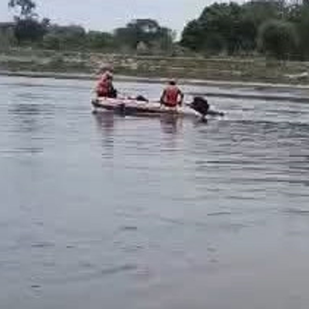 फिरोजाबाद में पिता संग यमुना में कूदे बेटे की मौत:चार घंटे की मशक्कत के बाद शव बरामद, पिता हिरासत में