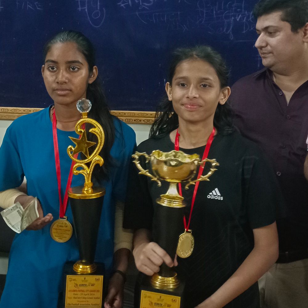 बहजोई फुटबॉल क्लब ने जीता जिला स्तरीय प्रतियोगिता का खिताब:संभल में बाल विद्या मंदिर को पेनल्टी शूटआउट में हराया