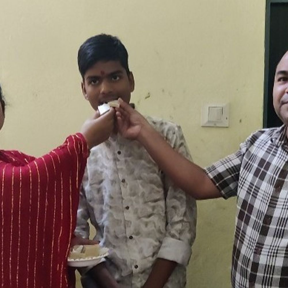 भदोही के सहज 98% नंबर लाकर जिला टॉपर:ICSE बोर्ड का रिजल्ट, इंटर में नैतिक 98.25 प्रतिशत अंक के साथ टॉपर