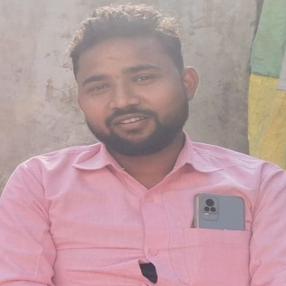 बोलेरो की टक्कर से प्रधान के भाई की मौत:शाहजहांपुर में देर रात बाइक से लौटते समय हुआ हादसा, मौके पर तोड़ा दम