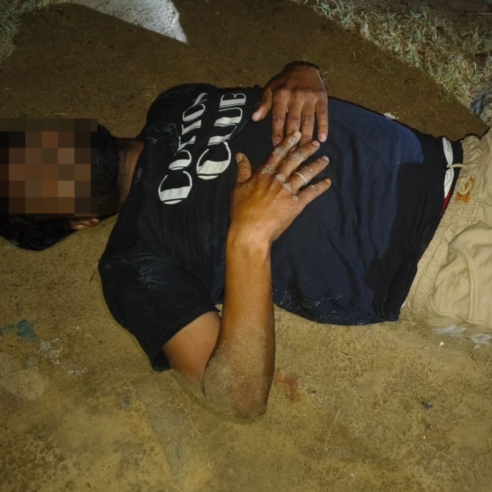 बदायूं में मुठभेड़ के बाद लुटेरा गिरफ्तार:दोनों टांगों में लगी गोली, लूटा गया कुंडल बरामद, सिपाही घायल