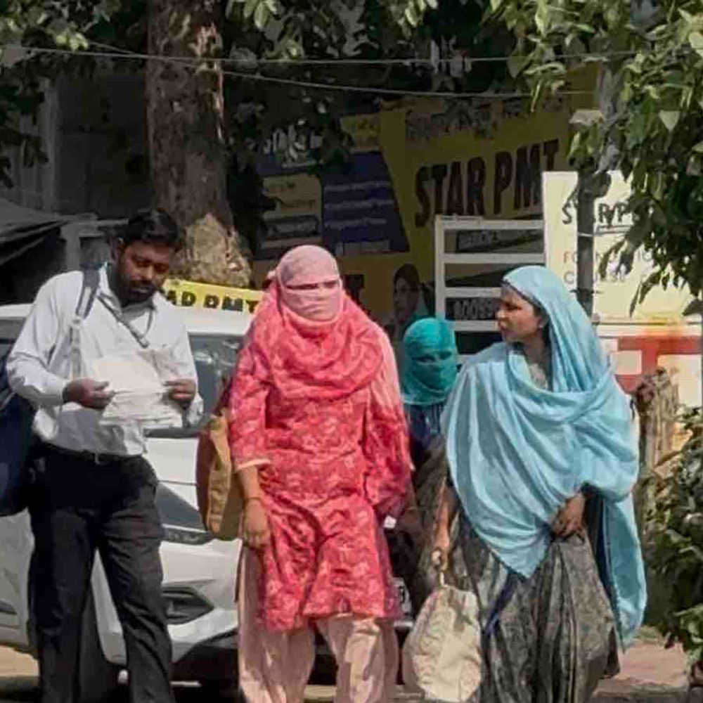 गोरखपुर में बारिश के बाद बदला मौसम:तेज हवा से गर्मी से राहत मिली, आज शाम को भी बूंदाबांदी के आसार