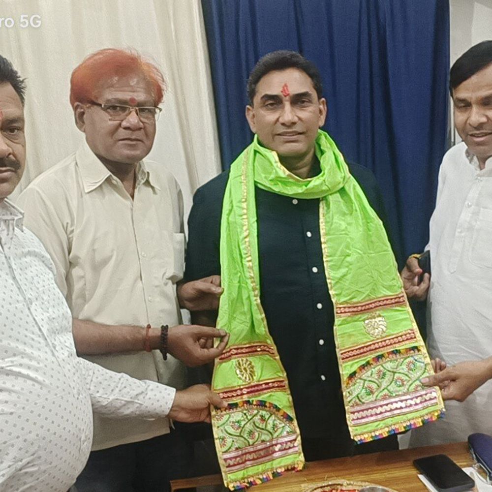 निर्माता-लेखक सीएल सैनी शामली पहुंचे:विश्व सनातन धर्म सूर्य सेना अध्यक्ष से की मुलाकात, सनातन के प्रचार-प्रसार पर चर्चा