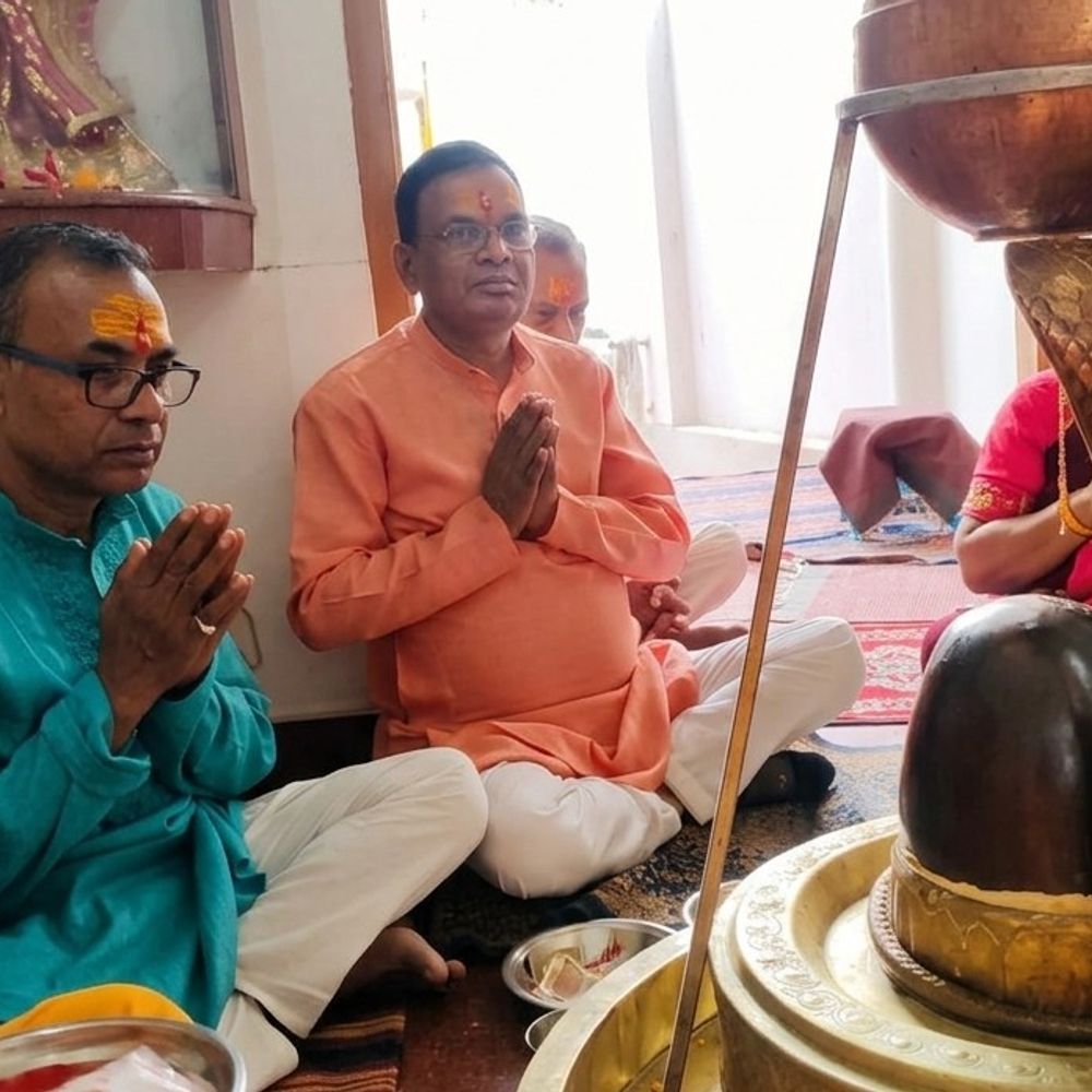 गोमती नगर गायत्री शक्तिपीठ में भव्य रुद्राभिषेक:अखिल विश्व गायत्री परिवार शांतिकुंज हरिद्वार ने किया आयोजन