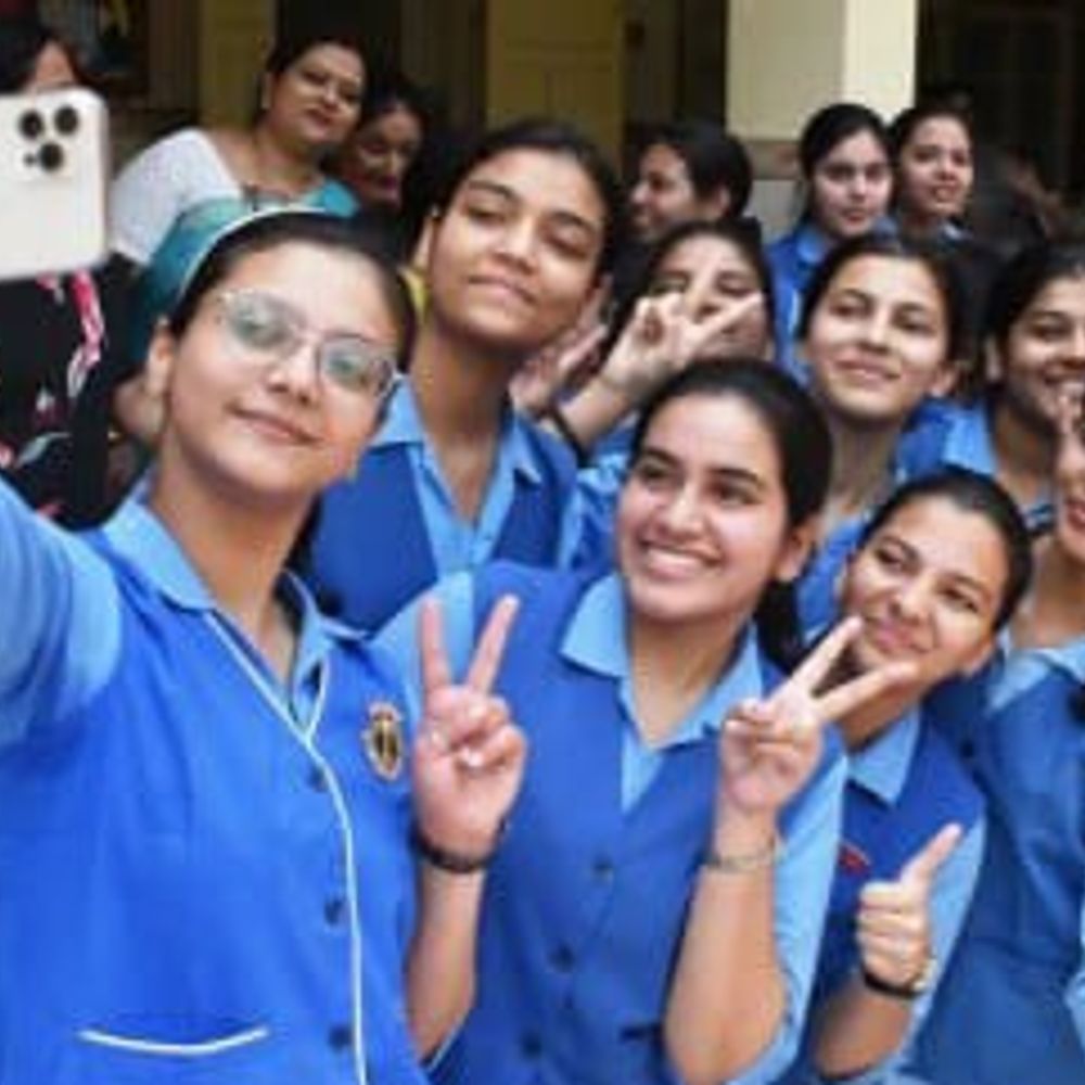 बरेली में ICSE-ISC टॉपर्स ने रचा इतिहास:AI और अनुशासन से हासिल की शानदार सफलता